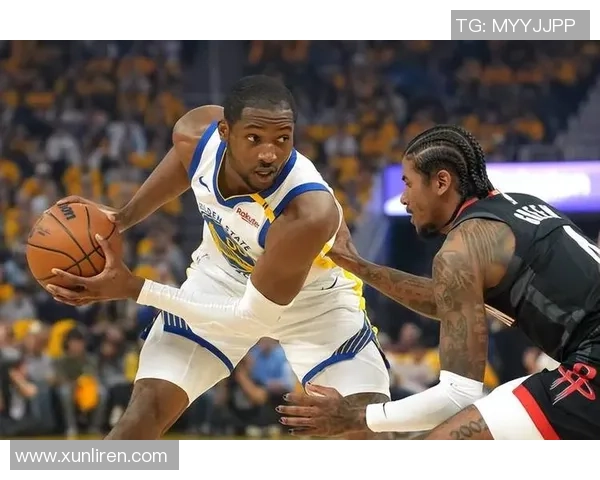 行云流水般妙传库里理查德接力助攻 库明加暴扣打成2+0精彩瞬间